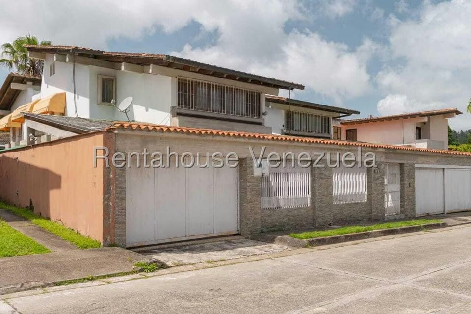 Casa (Duplex) en Venta en Lomas de La Lagunita, Distrito Metropolitano - 2