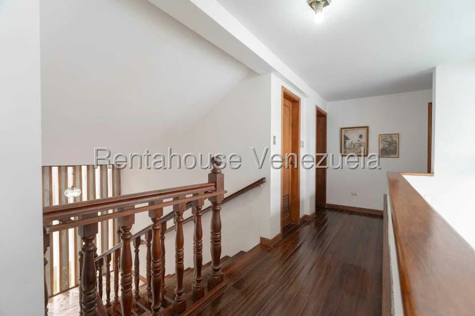Casa (Duplex) en Venta en Lomas de La Lagunita, Distrito Metropolitano - 16