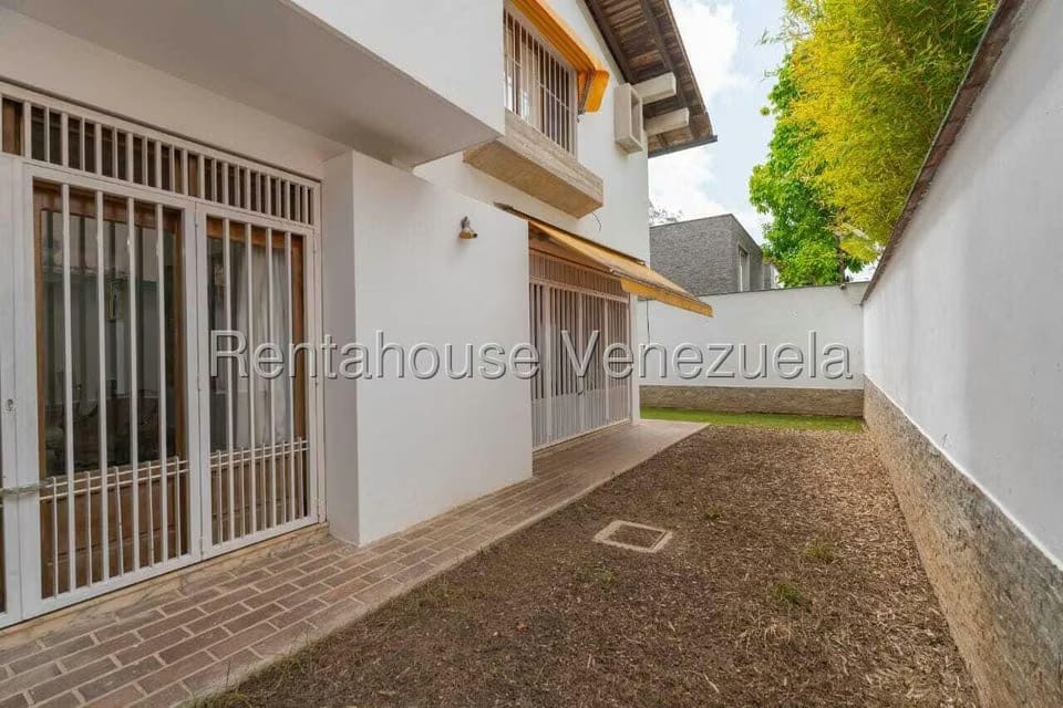 Casa (Duplex) en Venta en Lomas de La Lagunita, Distrito Metropolitano - 24