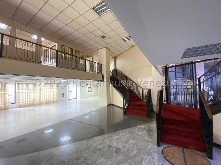 Comercial (Local Comercial) en Alquiler en Santa Eduvigis, Distrito Metropolitano - 12