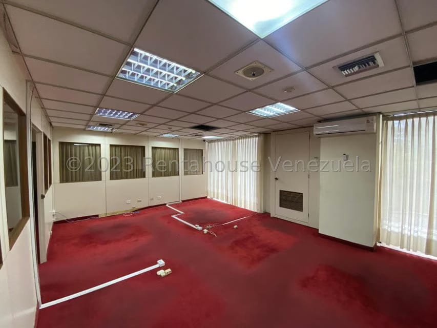 Comercial (Local Comercial) en Alquiler en Santa Eduvigis, Distrito Metropolitano - 19
