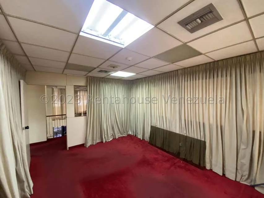 Comercial (Local Comercial) en Alquiler en Santa Eduvigis, Distrito Metropolitano - 22