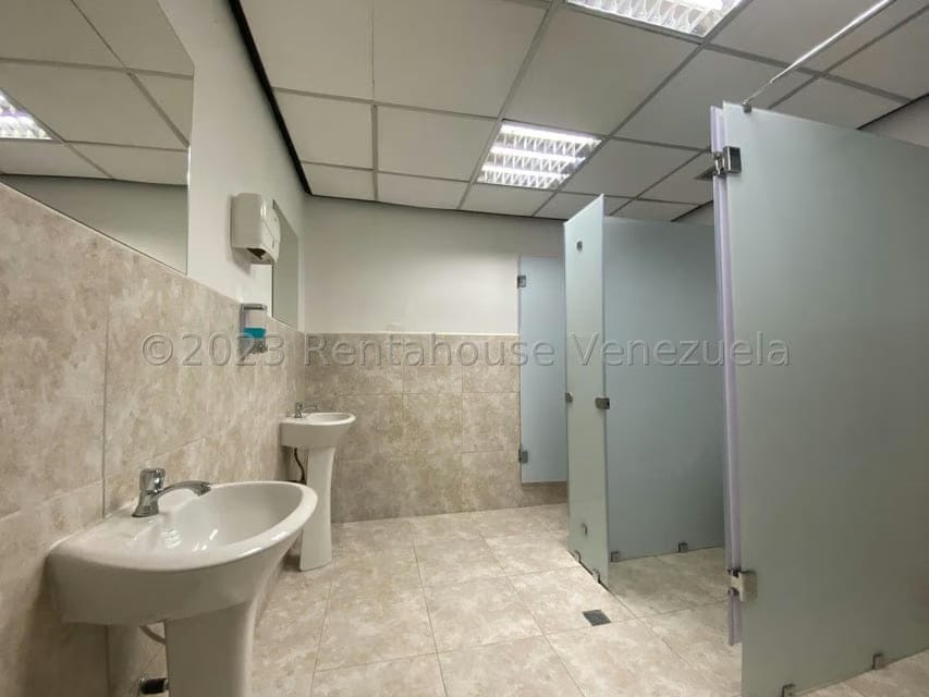 Comercial (Local Comercial) en Alquiler en Santa Eduvigis, Distrito Metropolitano - 30