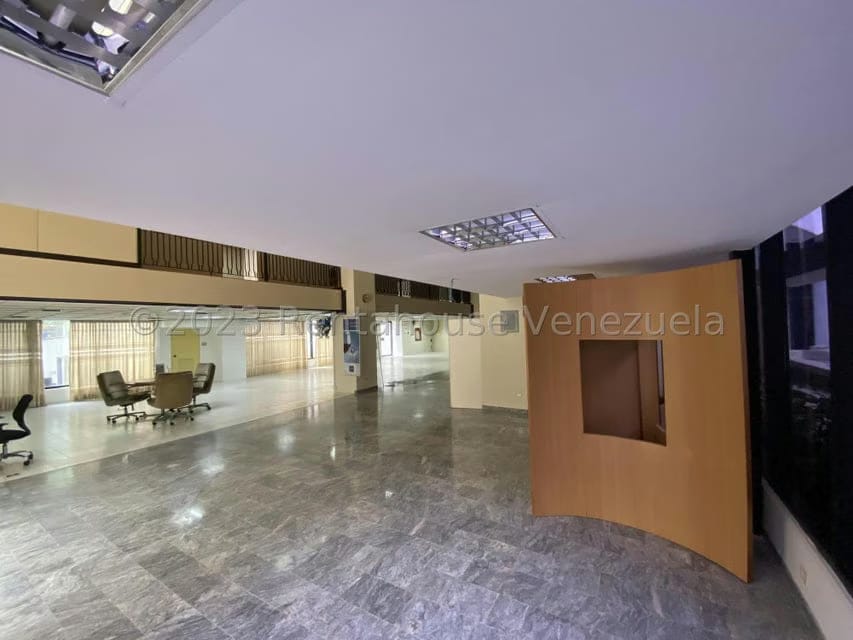 Comercial (Local Comercial) en Alquiler en Santa Eduvigis, Distrito Metropolitano - 6