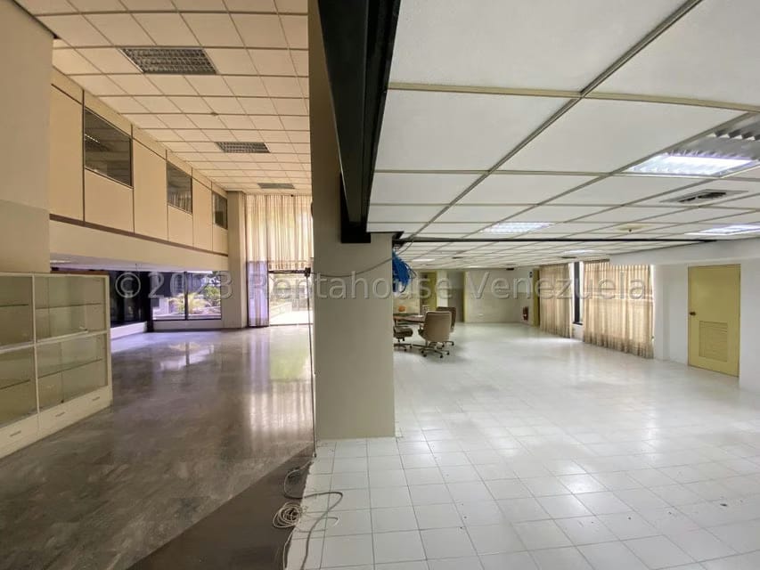 Comercial (Local Comercial) en Alquiler en Santa Eduvigis, Distrito Metropolitano - 10