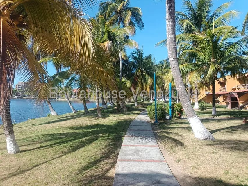 Apartamento (1 Nivel) en Venta en Los Canales de Rio Chico, Miranda - 43