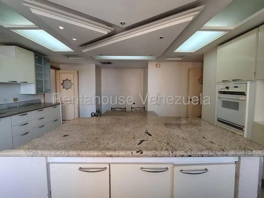Apartamento (Multiples Niveles) en Venta en El Milagro, Zulia - 11