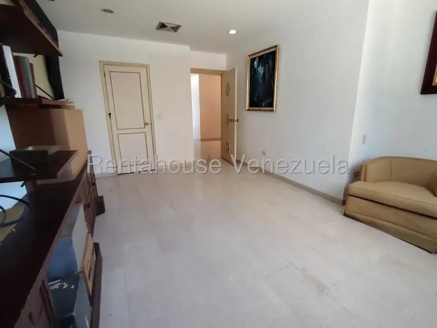 Apartamento (Multiples Niveles) en Venta en El Milagro, Zulia - 35
