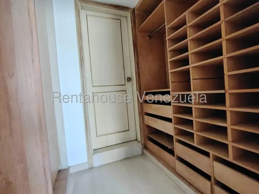Apartamento (Multiples Niveles) en Venta en El Milagro, Zulia - 37