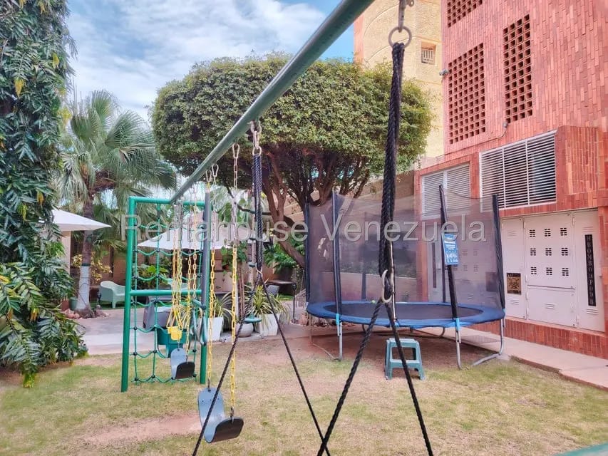 Apartamento (Multiples Niveles) en Venta en El Milagro, Zulia - 44