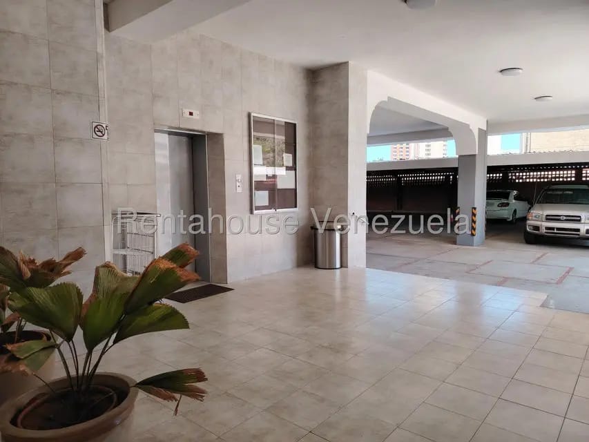 Apartamento (Multiples Niveles) en Venta en El Milagro, Zulia - 49