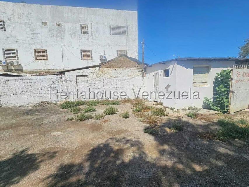 Terreno (Comercial) en Venta en Centro, Falcon - 2