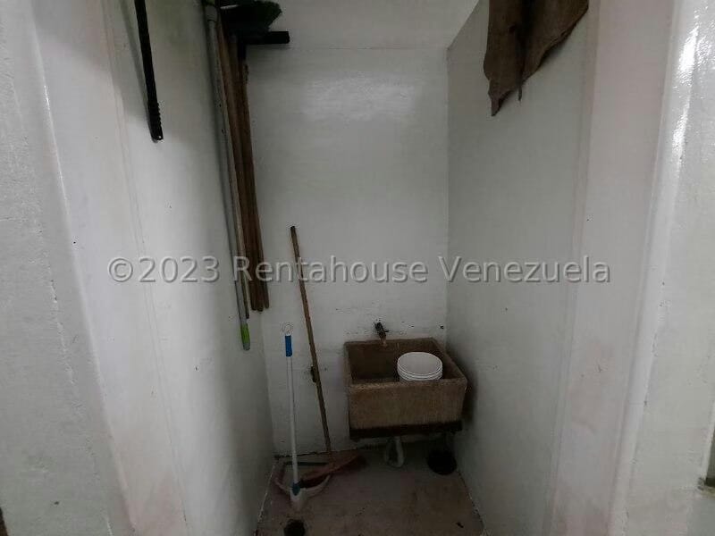 Comercial (Galpon - Deposito) en Venta en Centro, Lara - 33