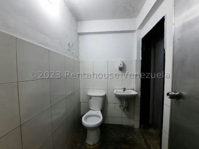 Comercial (Galpon - Deposito) en Venta en Centro, Lara - 34