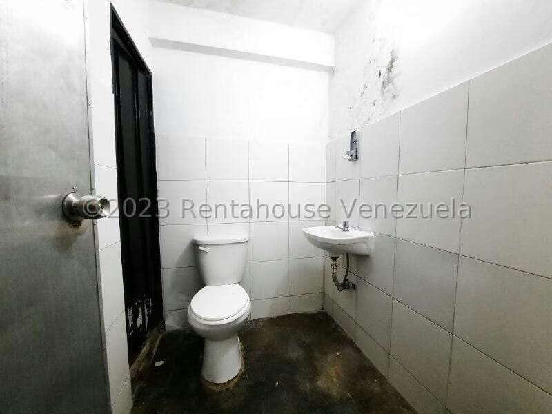 Comercial (Galpon - Deposito) en Venta en Centro, Lara - 35