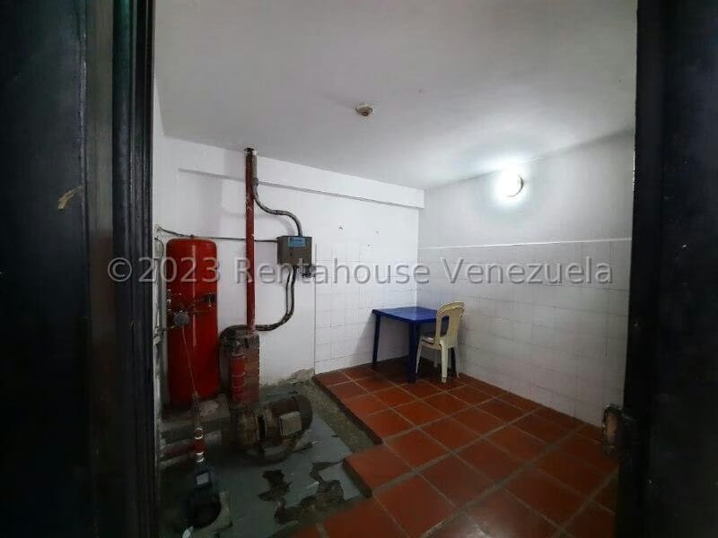 Comercial (Galpon - Deposito) en Venta en Centro, Lara - 36