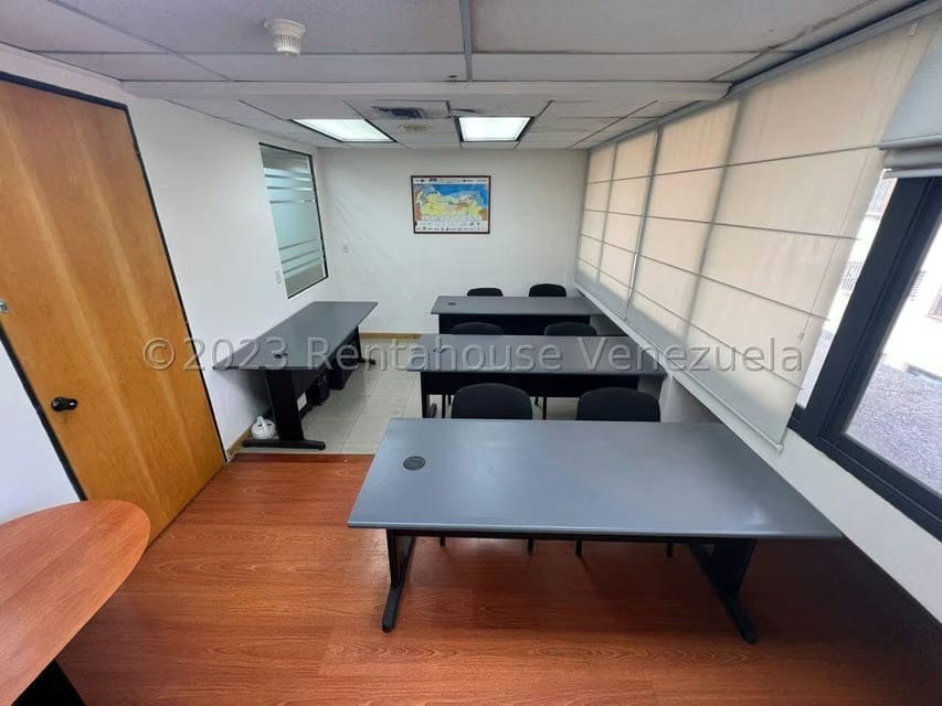 Comercial (Oficina) en Venta en Santa Eduvigis, Distrito Metropolitano - 26