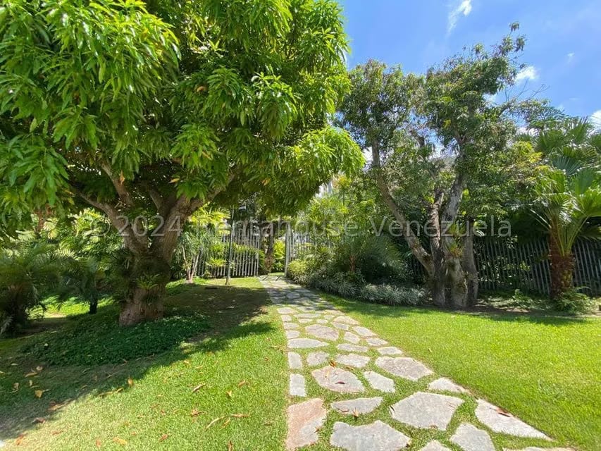 Apartamento (1 Nivel) en Venta en Los Chorros, Distrito Metropolitano - 25