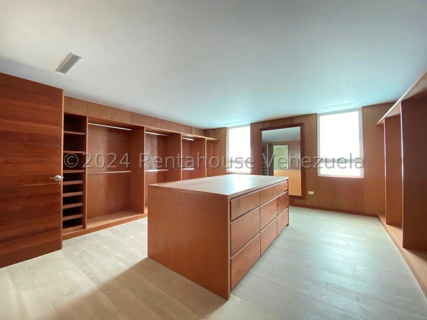 Apartamento (1 Nivel) en Venta en Los Chorros, Distrito Metropolitano - 31