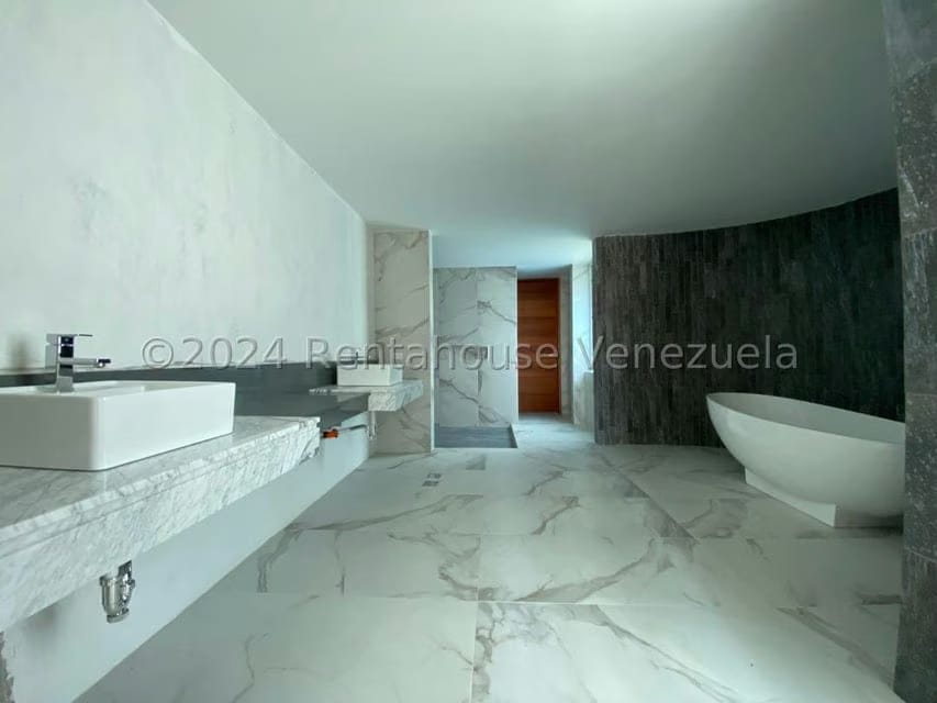 Apartamento (1 Nivel) en Venta en Los Chorros, Distrito Metropolitano - 34