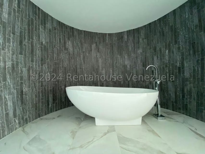 Apartamento (1 Nivel) en Venta en Los Chorros, Distrito Metropolitano - 36