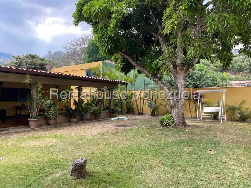 Casa (1 Nivel) en Alquiler en Prados del Este, Distrito Metropolitano - 3