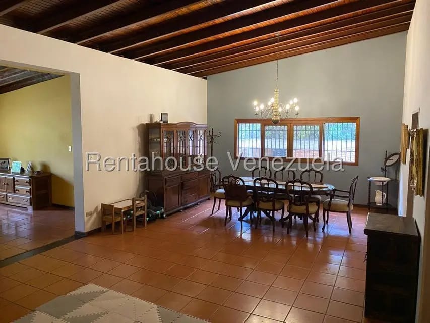 Casa (1 Nivel) en Alquiler en Prados del Este, Distrito Metropolitano - 7