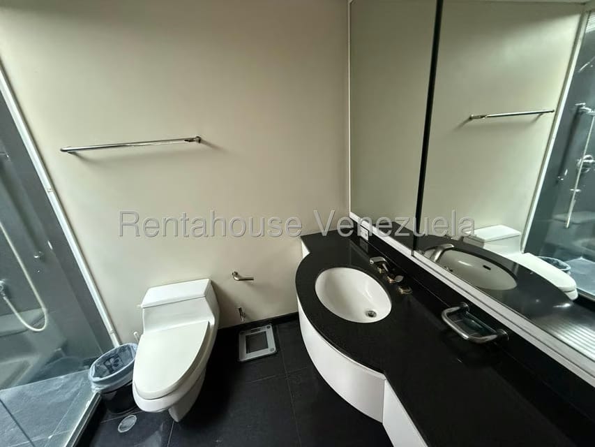 Casa (Multipes Niveles) en Venta en Los Chorros, Distrito Metropolitano - 13