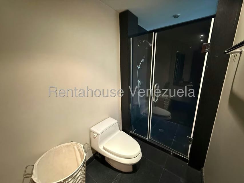 Casa (Multipes Niveles) en Venta en Los Chorros, Distrito Metropolitano - 17
