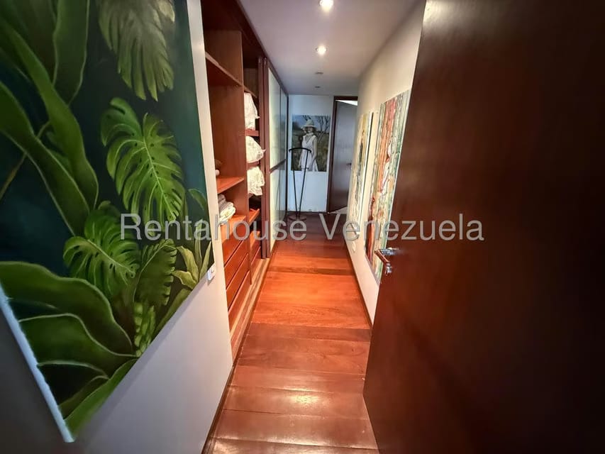 Casa (Multipes Niveles) en Venta en Los Chorros, Distrito Metropolitano - 18