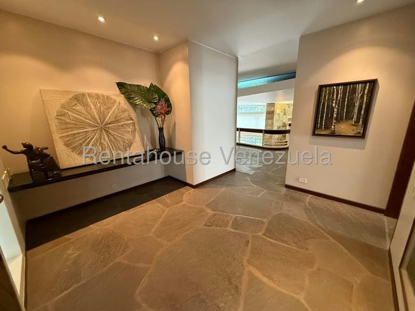 Casa (Multipes Niveles) en Venta en Los Chorros, Distrito Metropolitano - 3
