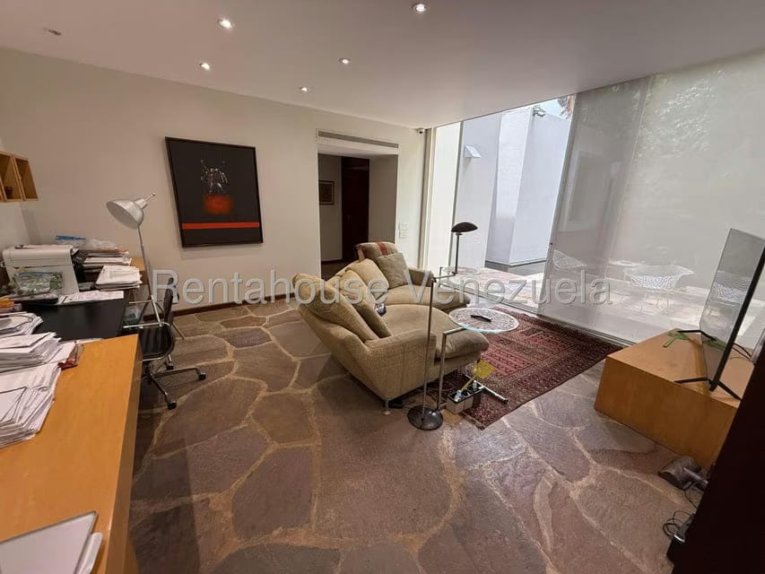 Casa (Multipes Niveles) en Venta en Los Chorros, Distrito Metropolitano - 24