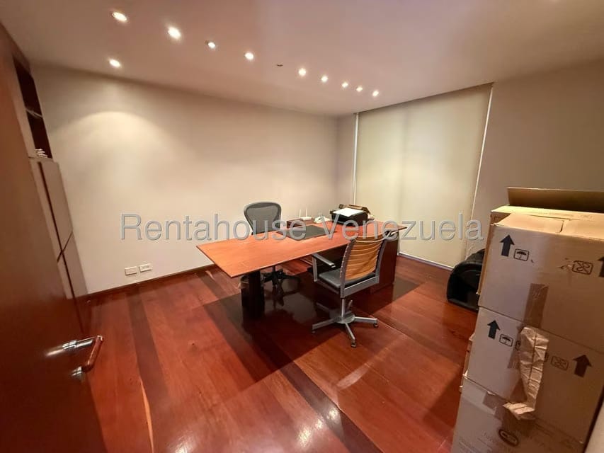 Casa (Multipes Niveles) en Venta en Los Chorros, Distrito Metropolitano - 37