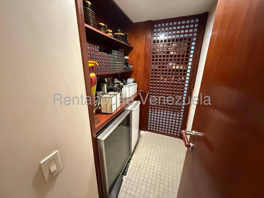 Casa (Multipes Niveles) en Venta en Los Chorros, Distrito Metropolitano - 65