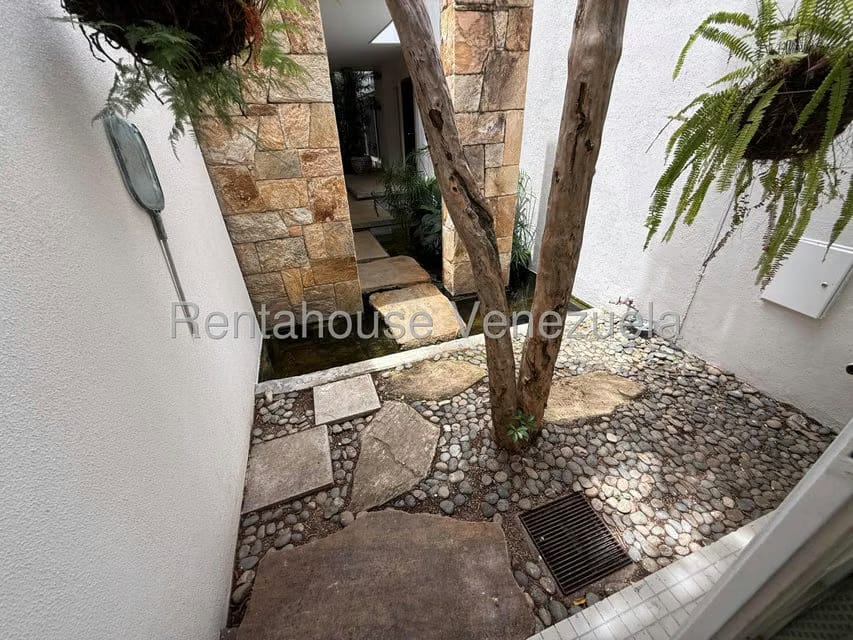 Casa (Multipes Niveles) en Venta en Los Chorros, Distrito Metropolitano - 69
