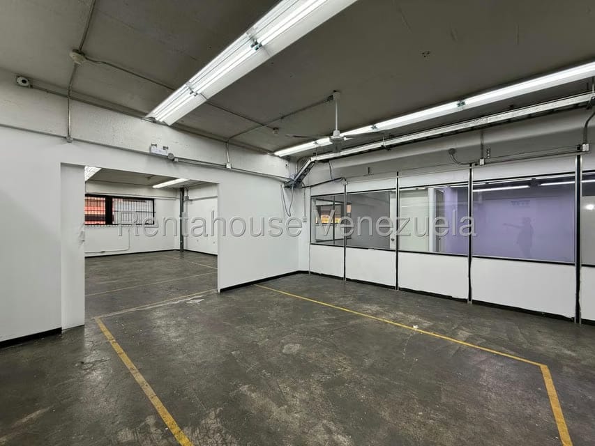 Comercial (Local Comercial) en Alquiler en Los Cortijos de Lourdes, Distrito Metropolitano - 15