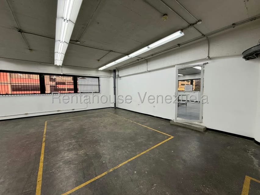 Comercial (Local Comercial) en Alquiler en Los Cortijos de Lourdes, Distrito Metropolitano - 16