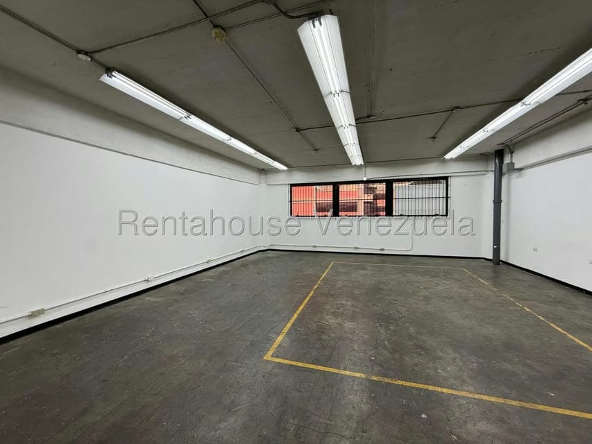 Comercial (Local Comercial) en Alquiler en Los Cortijos de Lourdes, Distrito Metropolitano - 17