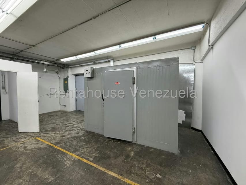 Comercial (Local Comercial) en Alquiler en Los Cortijos de Lourdes, Distrito Metropolitano - 18