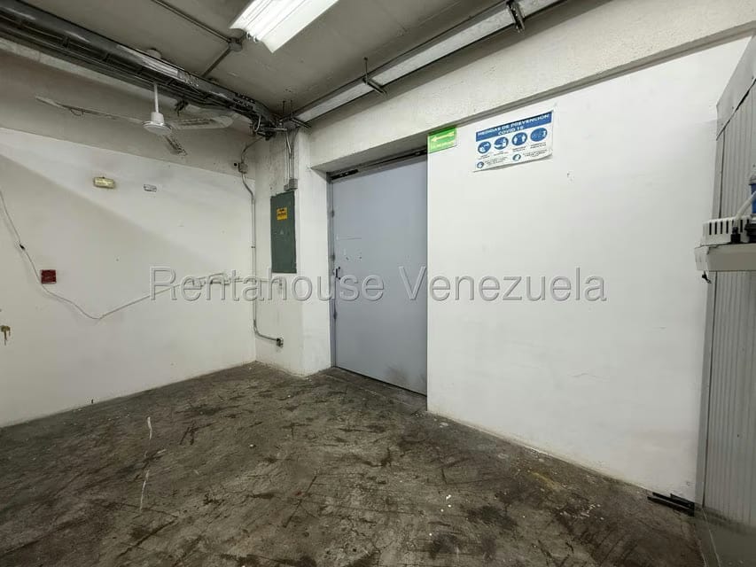 Comercial (Local Comercial) en Alquiler en Los Cortijos de Lourdes, Distrito Metropolitano - 20