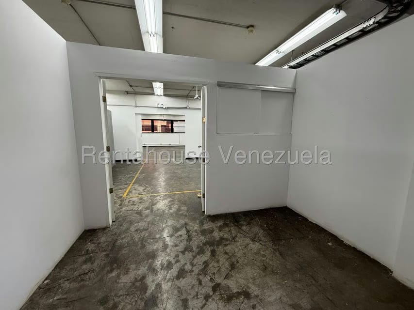 Comercial (Local Comercial) en Alquiler en Los Cortijos de Lourdes, Distrito Metropolitano - 21