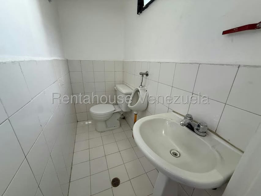Comercial (Local Comercial) en Alquiler en Los Cortijos de Lourdes, Distrito Metropolitano - 24