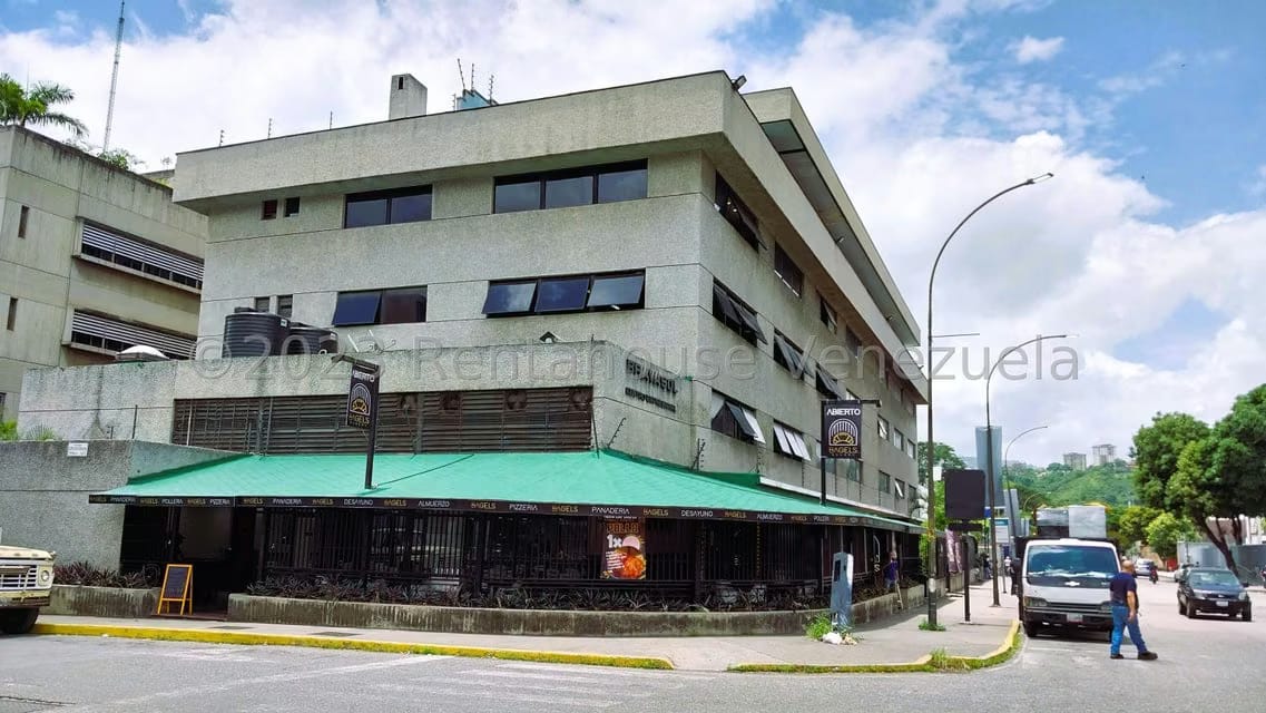 Comercial (Local Comercial) en Alquiler en Los Cortijos de Lourdes, Distrito Metropolitano - 32