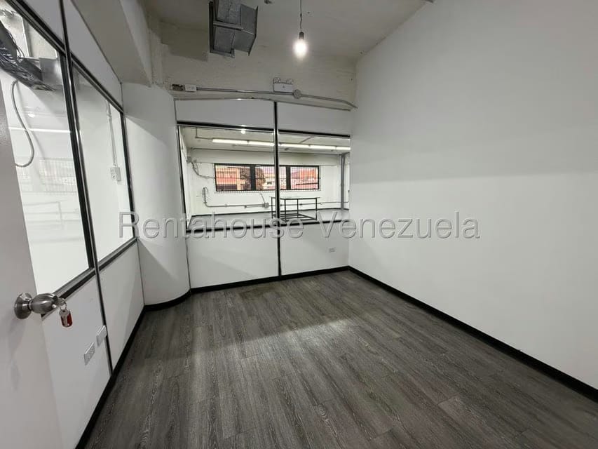 Comercial (Local Comercial) en Alquiler en Los Cortijos de Lourdes, Distrito Metropolitano - 7