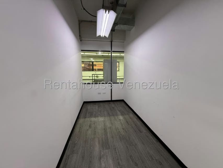 Comercial (Local Comercial) en Alquiler en Los Cortijos de Lourdes, Distrito Metropolitano - 8