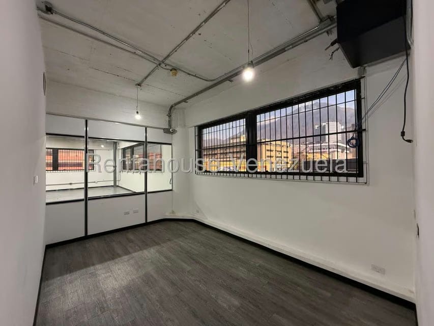 Comercial (Local Comercial) en Alquiler en Los Cortijos de Lourdes, Distrito Metropolitano - 9