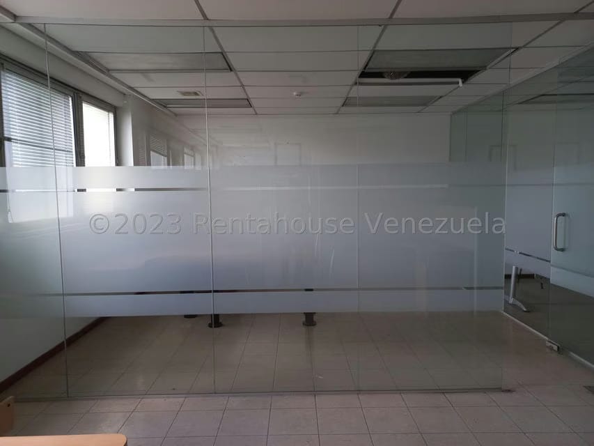 Comercial (Oficina) en Alquiler en Macaracuay, Distrito Metropolitano - 16