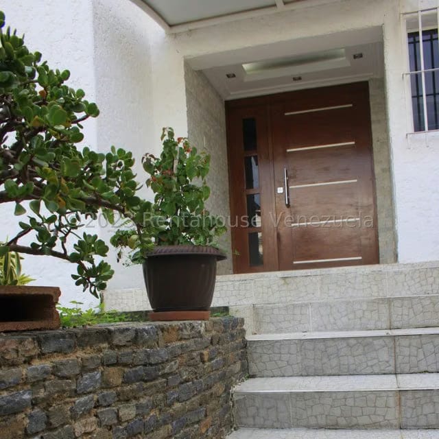 Casa (Multipes Niveles) en Venta en Cumbres de Curumo, Distrito Metropolitano - 2