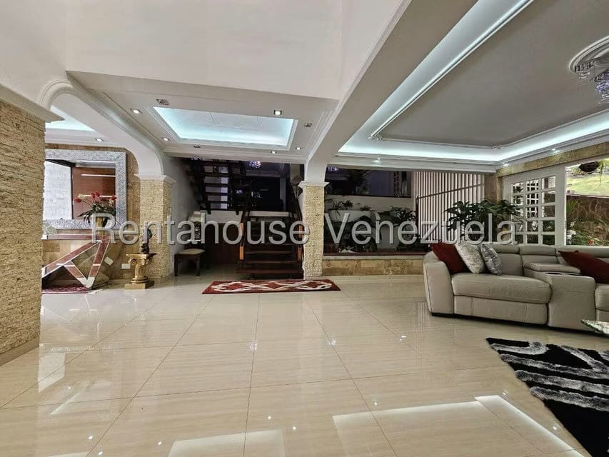 Casa (Multipes Niveles) en Venta en Cumbres de Curumo, Distrito Metropolitano - 11