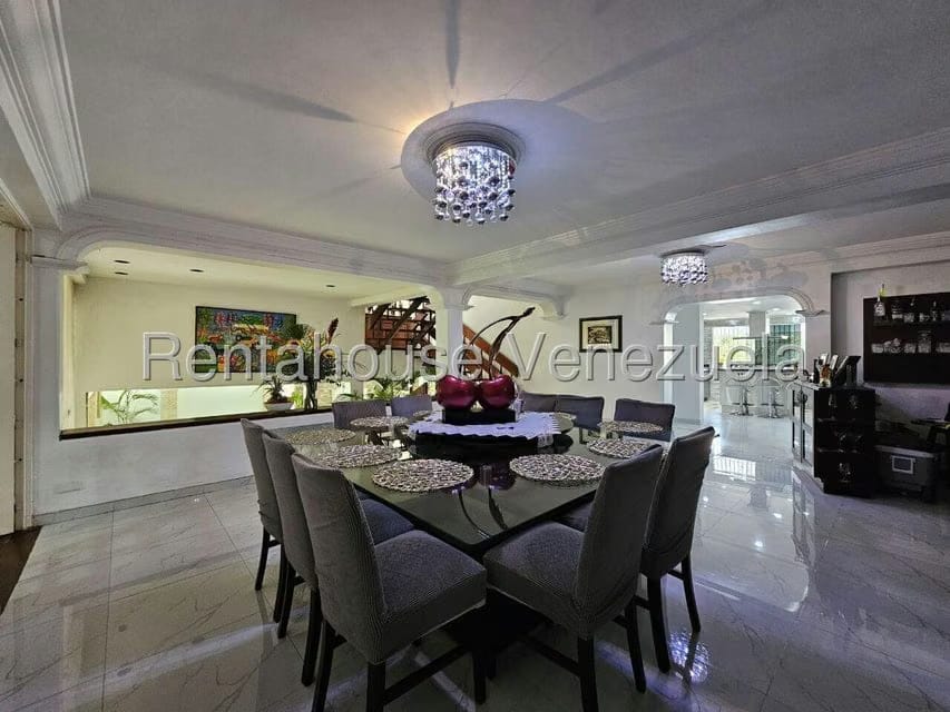 Casa (Multipes Niveles) en Venta en Cumbres de Curumo, Distrito Metropolitano - 15